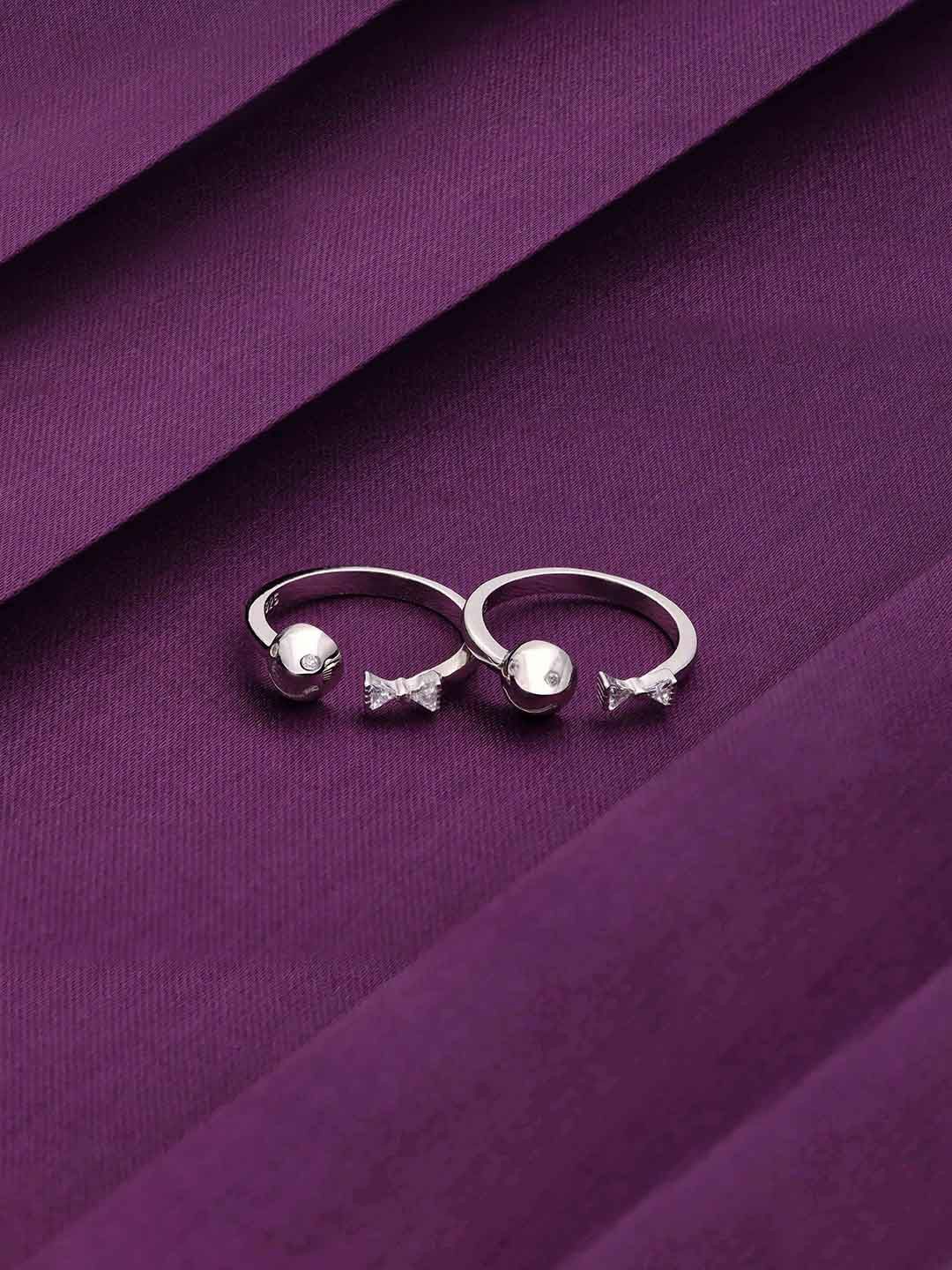 KAI JEWEL Sterling Silver Rhodium-Plated Cubic Zirconia Bejewelled Bow Toe Rings
KAI JEWEL Sterling Silver Rhodium-Plated Cubic Zirconia Bejewelled Bow Toe Rings