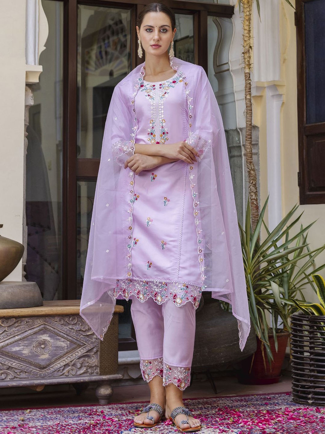 VredeVogel Floral Embroidered Thread Work Kurta with Trousers & With Dupatta, Lavender
VredeVogel Floral Embroidered Thread Work Kurta with Trousers & With Dupatta, Lavender