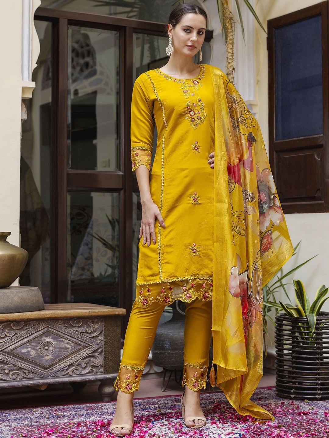 VredeVogel Floral Embroidered Thread Work Straight Kurta With Trousers & Dupatta, Mustard
VredeVogel Floral Embroidered Thread Work Straight Kurta With Trousers & Dupatta, Mustard