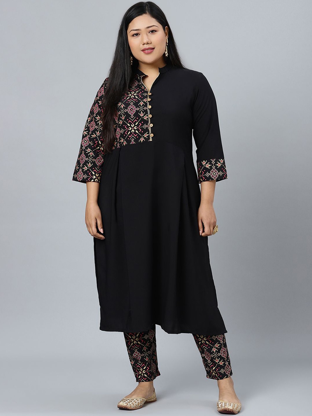 Sztori Plus Size Geometric Printed Mandarin Collar Straight Kurta With Trouser, Black
Sztori Plus Size Geometric Printed Mandarin Collar Straight Kurta With Trouser, Black