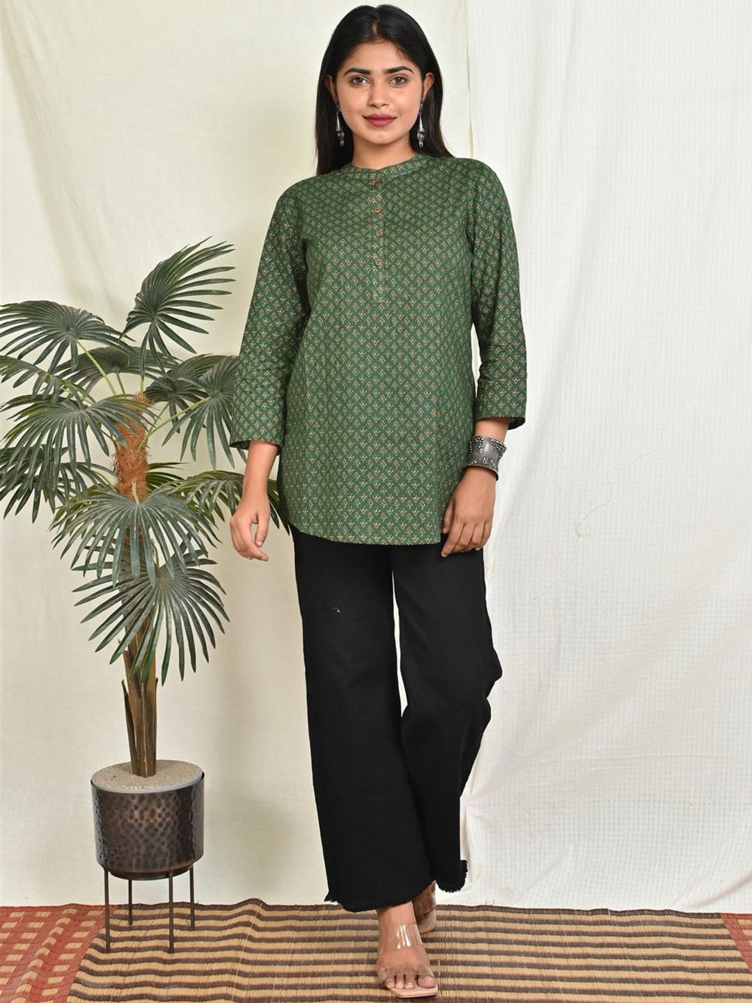 Earthwear Ethnic Motifs Printed Mandarin Collar Straight Cotton Kurti, Olive
Earthwear Ethnic Motifs Printed Mandarin Collar Straight Cotton Kurti, Olive