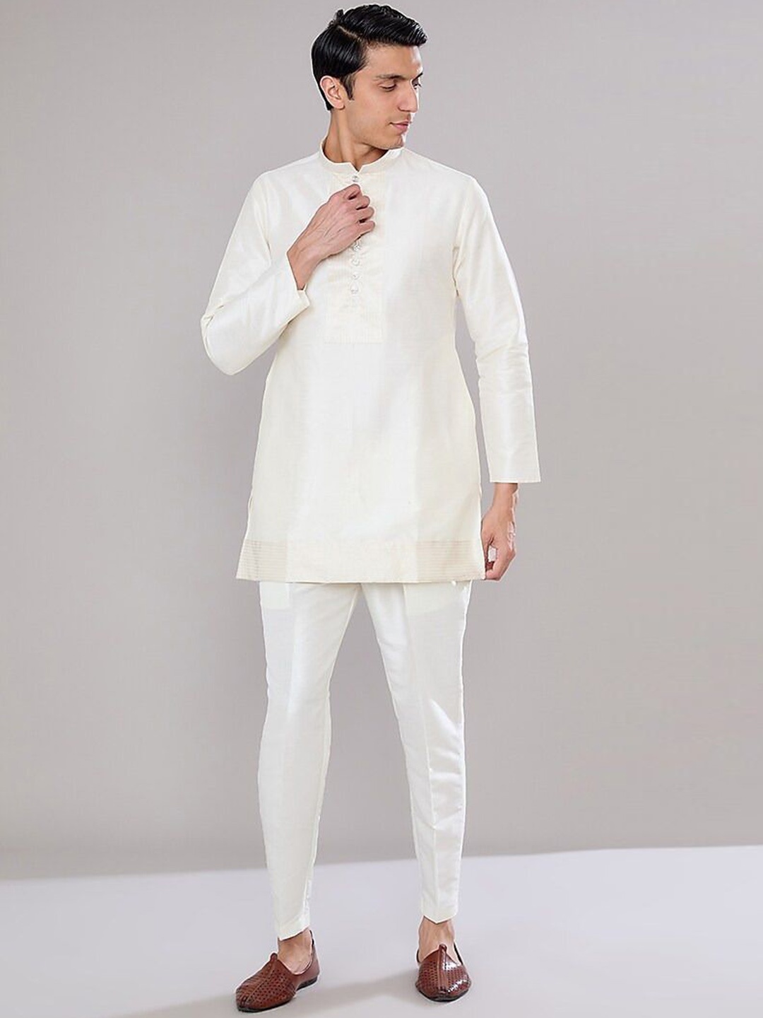 RNG Safawala Embroidered Regular Raw Silk Straight Kurta with Trousers, Off white
RNG Safawala Embroidered Regular Raw Silk Straight Kurta with Trousers, Off white