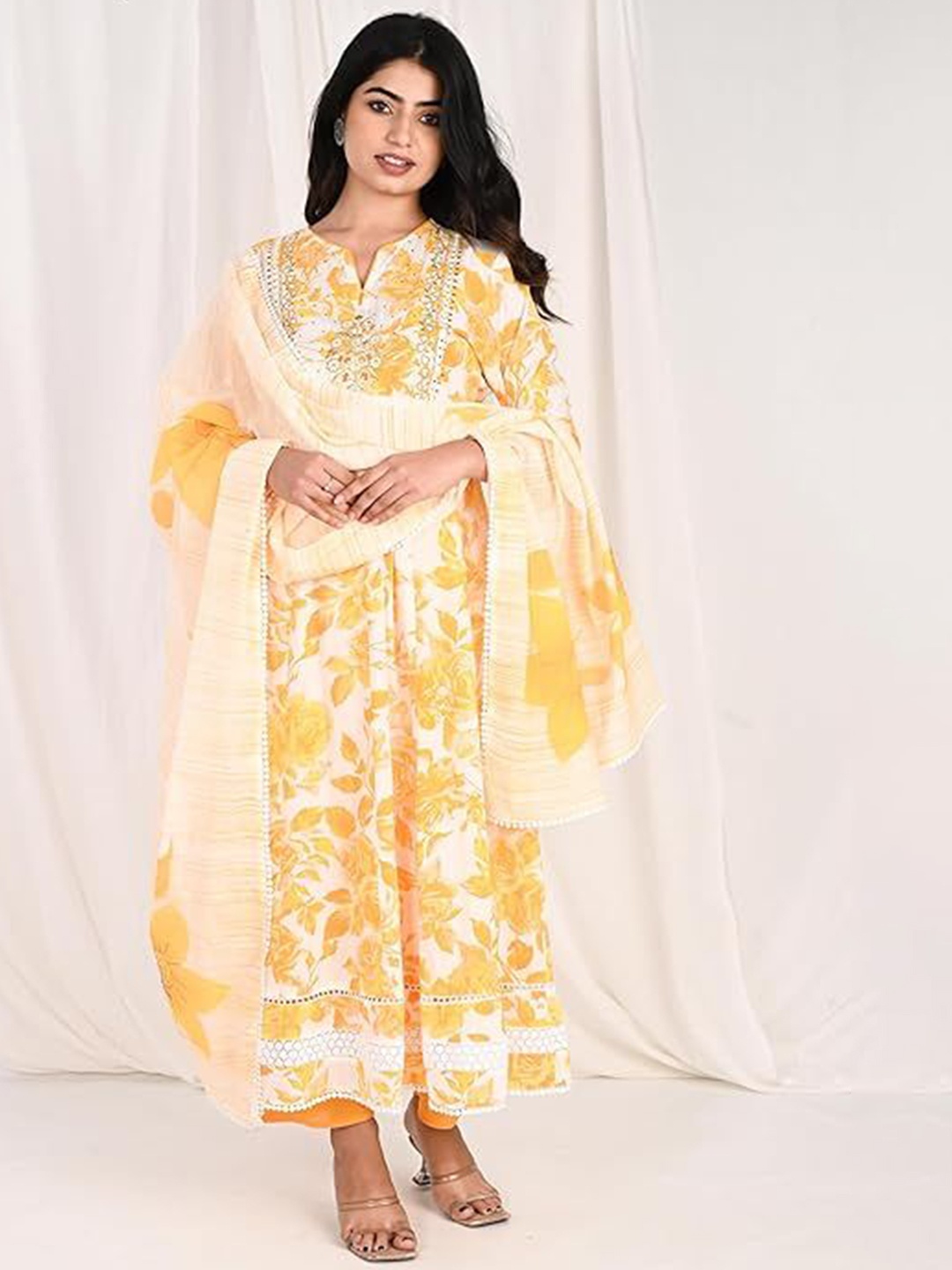 BAESD Floral Embroidered Notched Neck Mirror Work Kurta With Trousers & Dupatta, Yellow
BAESD Floral Embroidered Notched Neck Mirror Work Kurta With Trousers & Dupatta, Yellow