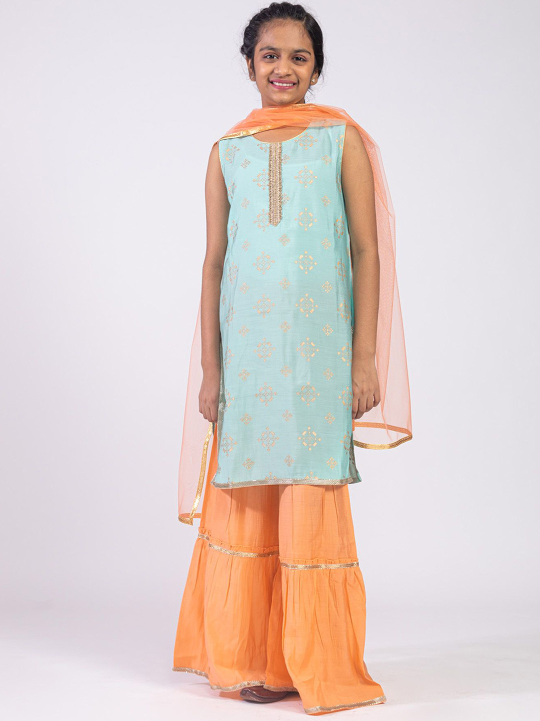 KASYA Girls Floral Printed Gotta Patti Sleeveless Pure Silk Kurta With Sharara & Dupatta, Blue
KASYA Girls Floral Printed Gotta Patti Sleeveless Pure Silk Kurta With Sharara & Dupatta, Blue