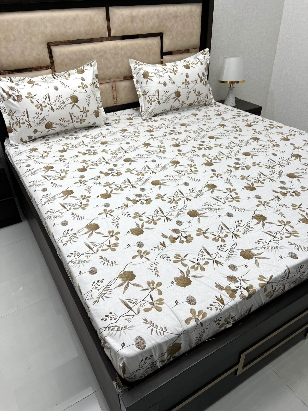 Pure Decor White Floral 400 TC fitted Pure Cotton King Bedsheet with 2 Pillow Covers
Pure Decor White Floral 400 TC fitted Pure Cotton King Bedsheet with 2 Pillow Covers