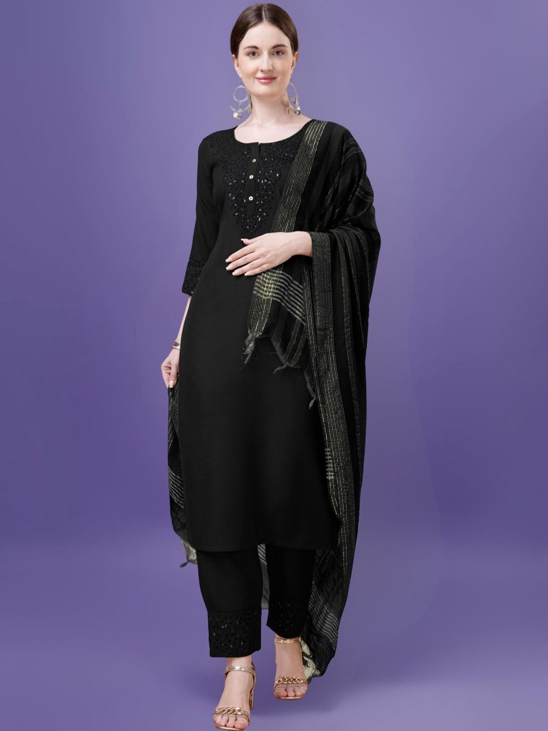 KAZIA Floral Yoke Design Round Neck Thread Work Straight Kurta with Trousers & Dupatta, Black
KAZIA Floral Yoke Design Round Neck Thread Work Straight Kurta with Trousers & Dupatta, Black