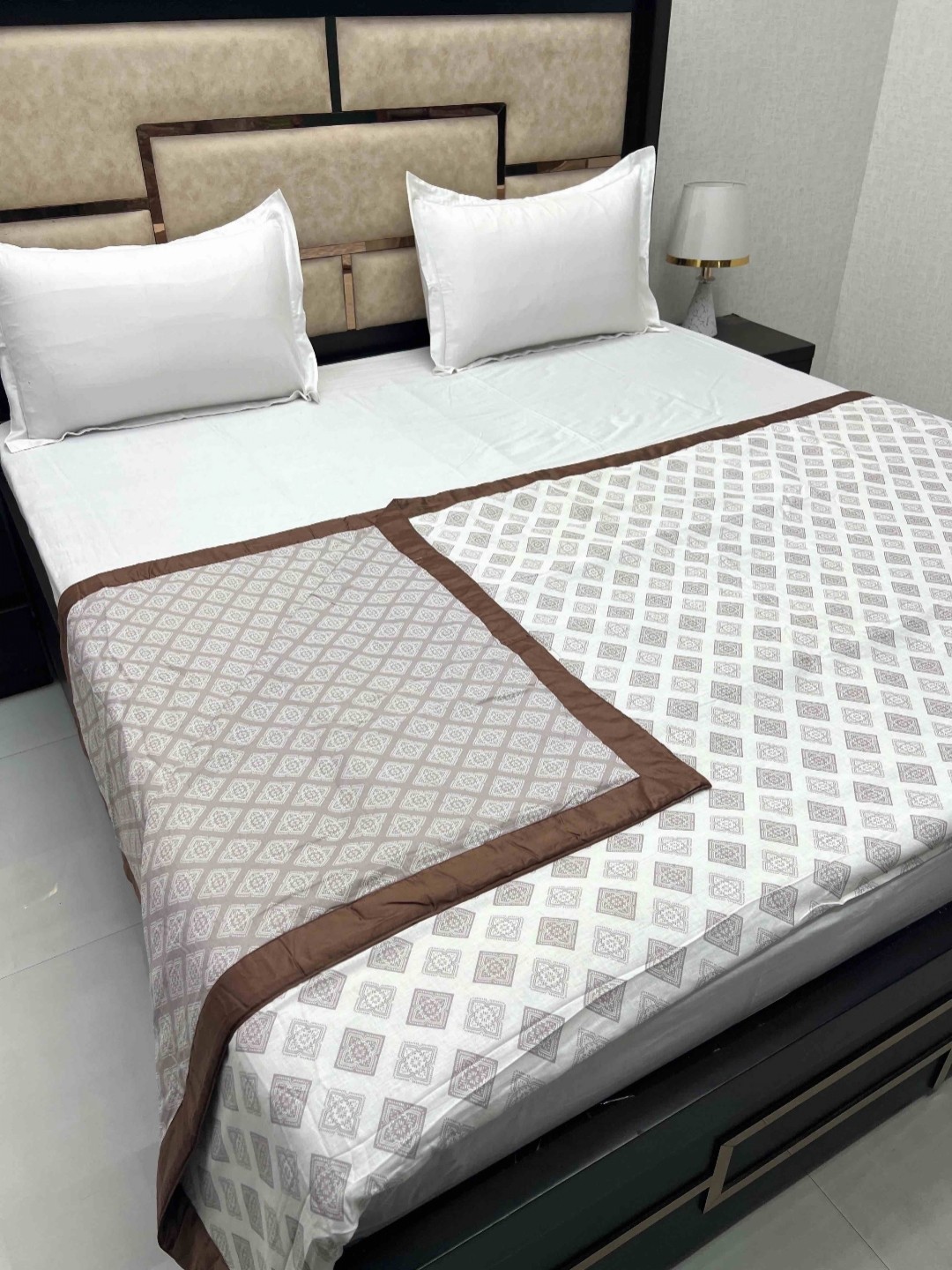 Pure Decor White & Brown Printed AC Room 210 GSM Pure Cotton Reversible Double Bed Dohar
Pure Decor White & Brown Printed AC Room 210 GSM Pure Cotton Reversible Double Bed Dohar