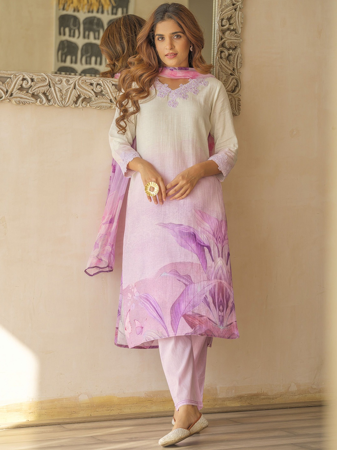 House of Pataudi Floral Printed V-Neck Cotton Silk Straight Kurta With Trousers & Dupatta, Purple
House of Pataudi Floral Printed V-Neck Cotton Silk Straight Kurta With Trousers & Dupatta, Purple