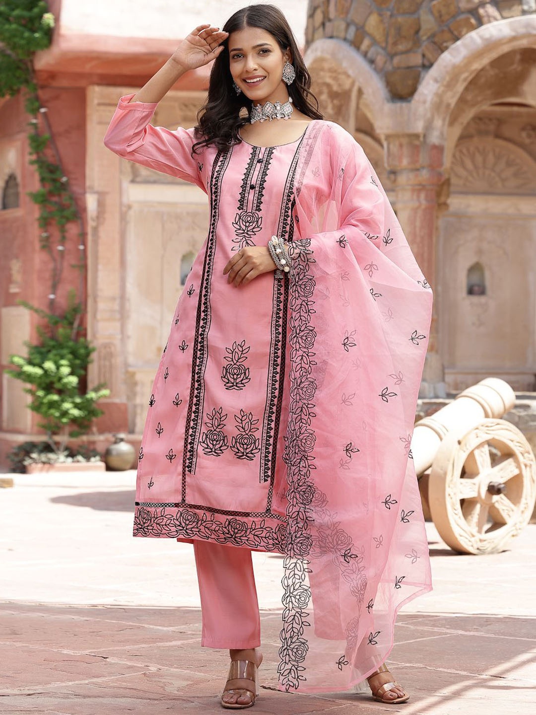 Stylum Women Ethnic Motifs Embroidered Regular Kurta with Trousers & With Dupatta, Pink
Stylum Women Ethnic Motifs Embroidered Regular Kurta with Trousers & With Dupatta, Pink