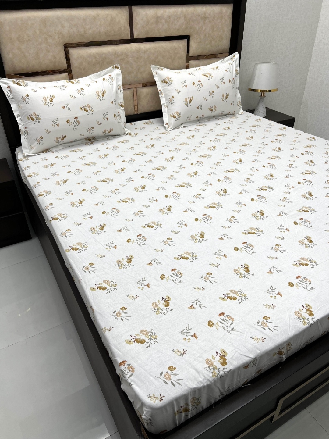 Pure Decor White & Green Floral 400 TC fitted Cotton King Bedsheet with 2 Pillow Covers
Pure Decor White & Green Floral 400 TC fitted Cotton King Bedsheet with 2 Pillow Covers