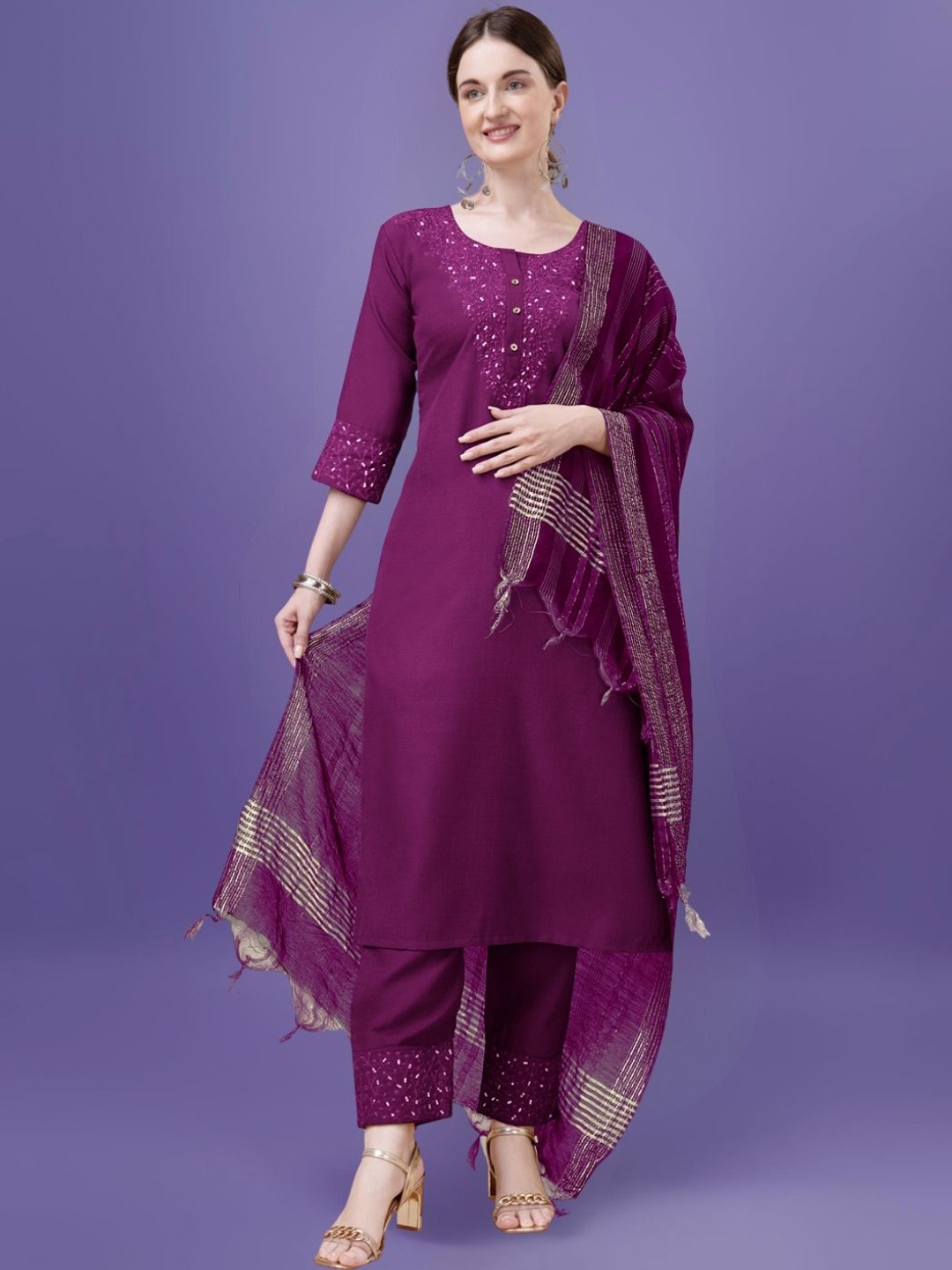 KAZIA Floral Yoke Design Regular Thread Work Straight Kurta With Trousers & Dupatta, Purple
KAZIA Floral Yoke Design Regular Thread Work Straight Kurta With Trousers & Dupatta, Purple