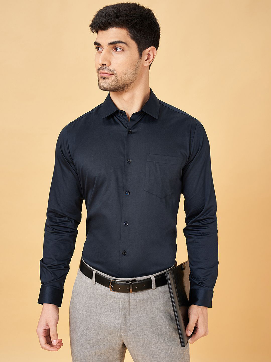 Peregrine by Pantaloons Men Spread Collar Solid Cotton Slim Fit Formal Shirt, Navy blue
Peregrine by Pantaloons Men Spread Collar Solid Cotton Slim Fit Formal Shirt, Navy blue