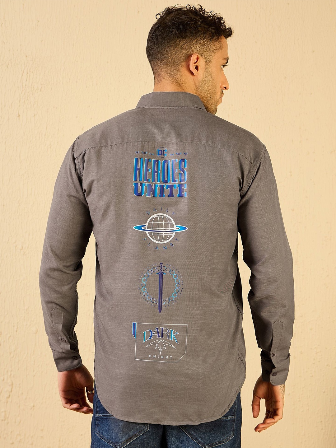 Kook N Keech Men Original Spread Collar Typography Printed Cotton Casual Shirt, Grey
Kook N Keech Men Original Spread Collar Typography Printed Cotton Casual Shirt, Grey
