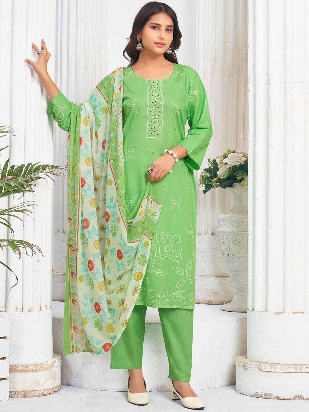 Peachmode Floral Printed Mirror Work Pure Cotton Straight Kurta With Trousers & Dupatta, Green
Peachmode Floral Printed Mirror Work Pure Cotton Straight Kurta With Trousers & Dupatta, Green