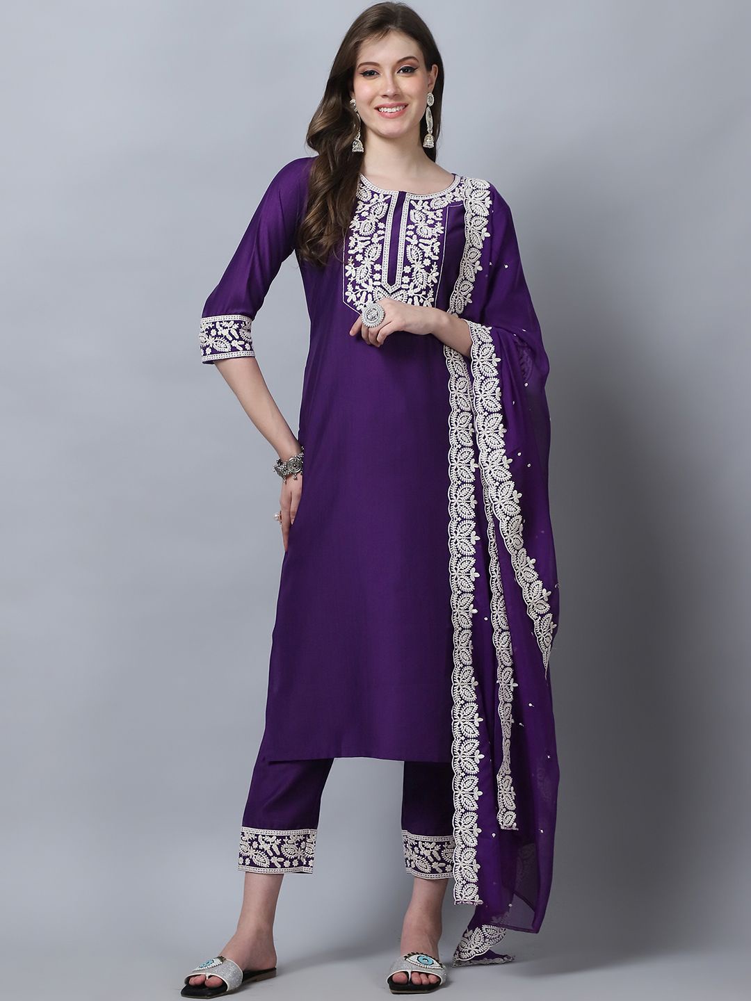 KALINI Ethnic Motifs Yoke Design Pure Silk Straight Kurta with Trousers & Dupatta, Purple
KALINI Ethnic Motifs Yoke Design Pure Silk Straight Kurta with Trousers & Dupatta, Purple