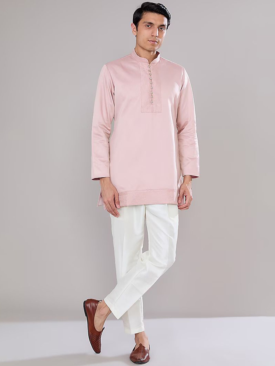 RNG Safawala Floral Embroidered Regular Sequinned Raw Silk Kurta With Trousers, Rose
RNG Safawala Floral Embroidered Regular Sequinned Raw Silk Kurta With Trousers, Rose