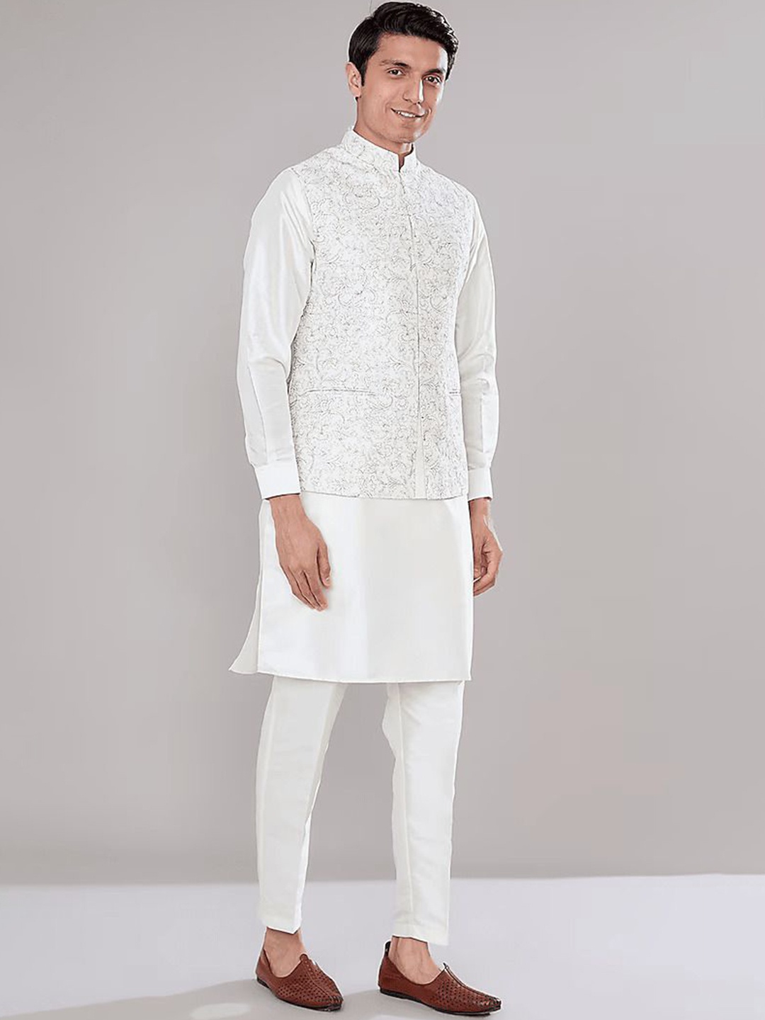 RNG Safawala Mandarin Collar Printed Raw Silk Straight Kurta with Trousers, Off white
RNG Safawala Mandarin Collar Printed Raw Silk Straight Kurta with Trousers, Off white