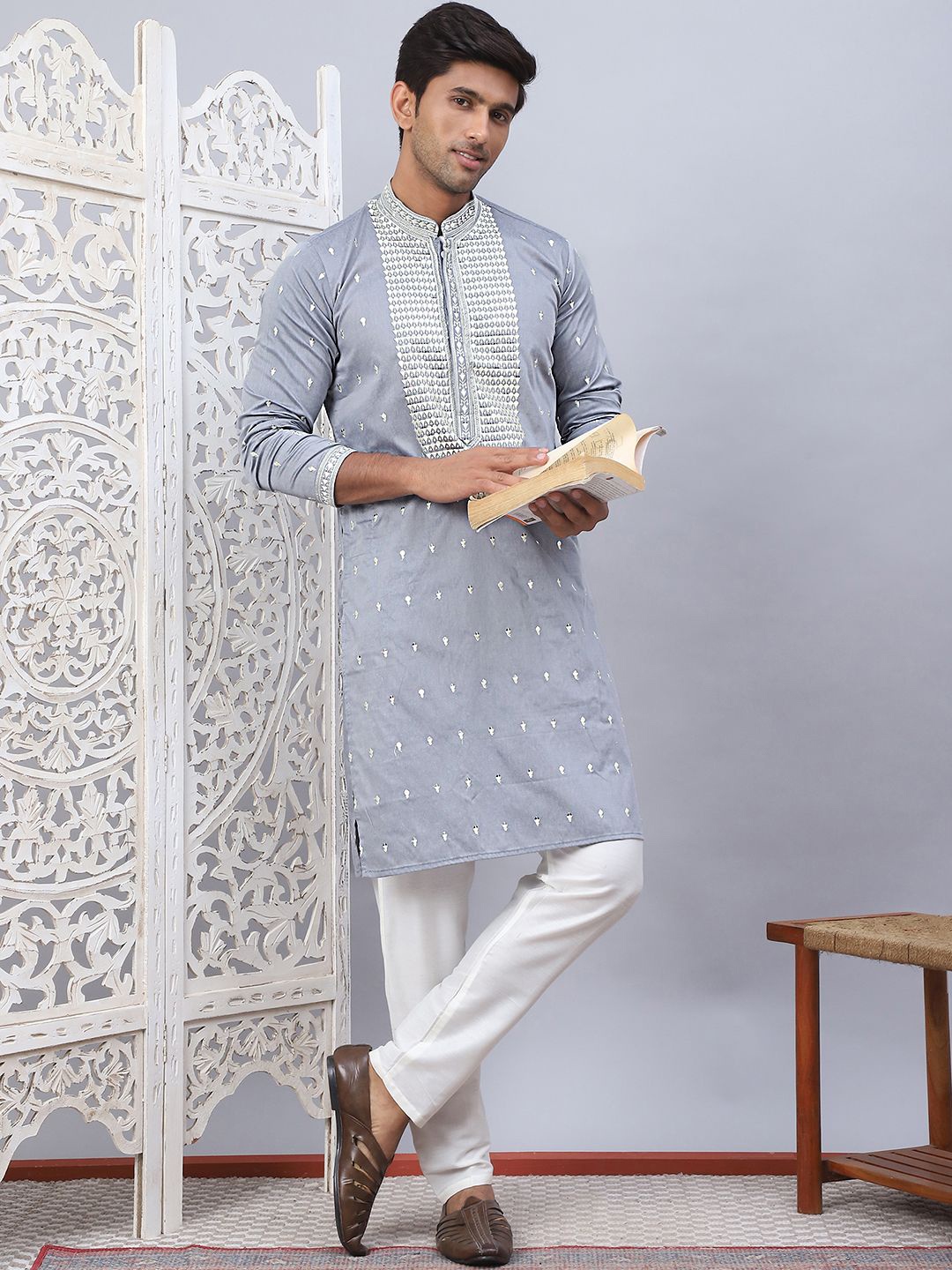 Jompers Ethnic Motifs Embroidered Sequinned Cotton Silk Straight Kurta with Pyjamas, Grey
Jompers Ethnic Motifs Embroidered Sequinned Cotton Silk Straight Kurta with Pyjamas, Grey