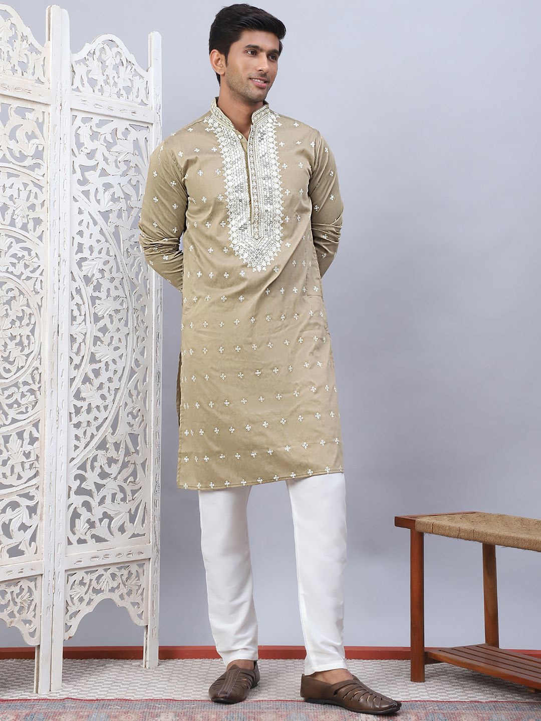 Jompers Floral Embroidered Mandarin Collar Sequinned Silk Cotton Kurta with Pyjama, Beige
Jompers Floral Embroidered Mandarin Collar Sequinned Silk Cotton Kurta with Pyjama, Beige