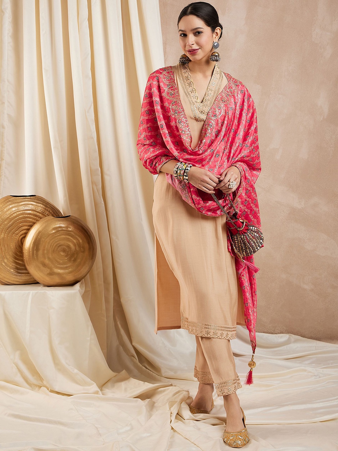 RAJGRANTH Sequinned Chanderi Silk Straight Kurta with Trousers & With Dupatta, Beige
RAJGRANTH Sequinned Chanderi Silk Straight Kurta with Trousers & With Dupatta, Beige