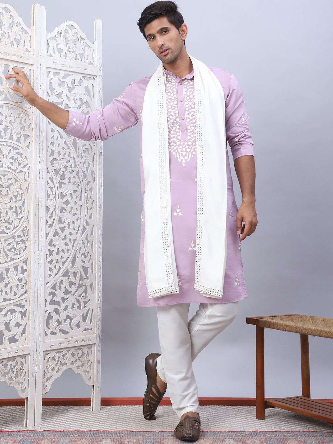 Anouk Lavender Geometric Embroidered Thread Work Silk Cotton Kurta with Pyjamas & Dupatta
Anouk Lavender Geometric Embroidered Thread Work Silk Cotton Kurta with Pyjamas & Dupatta