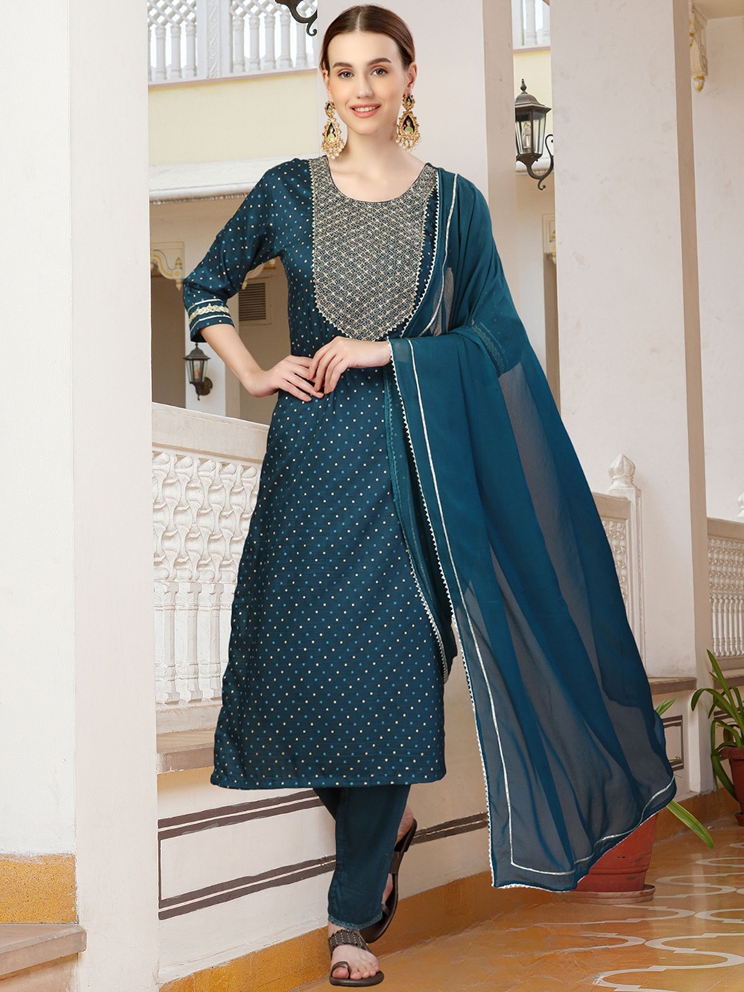 KAZIA Floral Printed Aari Work Straight Kurta With Trousers & Dupatta, Turquoise blue
KAZIA Floral Printed Aari Work Straight Kurta With Trousers & Dupatta, Turquoise blue