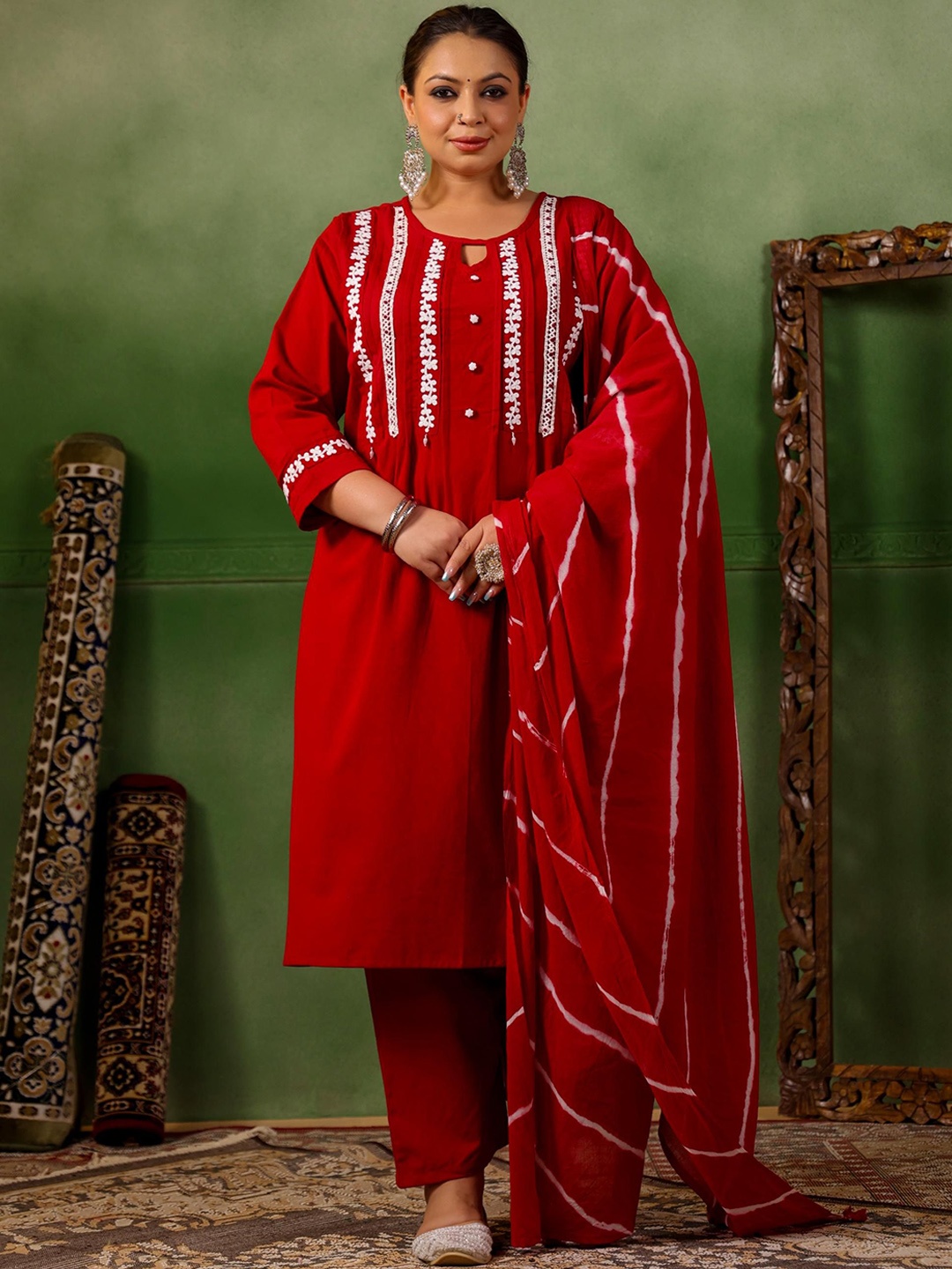 LALI JAIPUR Plus Size Floral Embroidered Pure Cotton Kurta with Trousers & Dupatta, Maroon
LALI JAIPUR Plus Size Floral Embroidered Pure Cotton Kurta with Trousers & Dupatta, Maroon