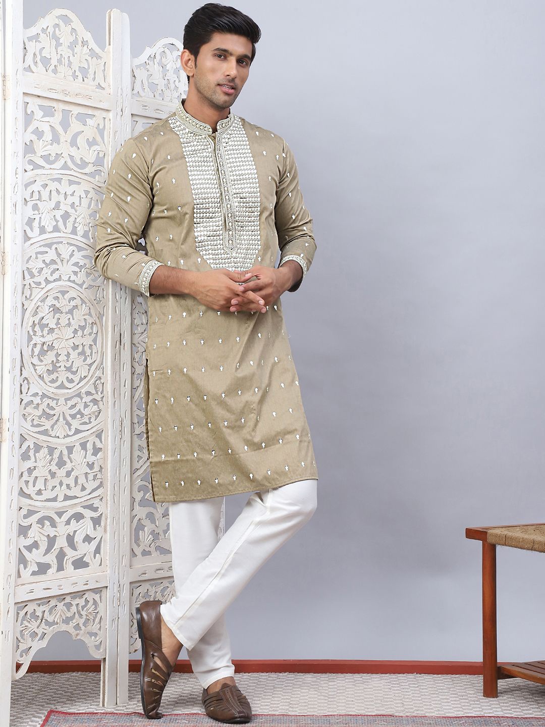 Jompers Geometric Embroidered Mandarin Collar Thread Work Straight Kurta With Pyjamas, Beige
Jompers Geometric Embroidered Mandarin Collar Thread Work Straight Kurta With Pyjamas, Beige
