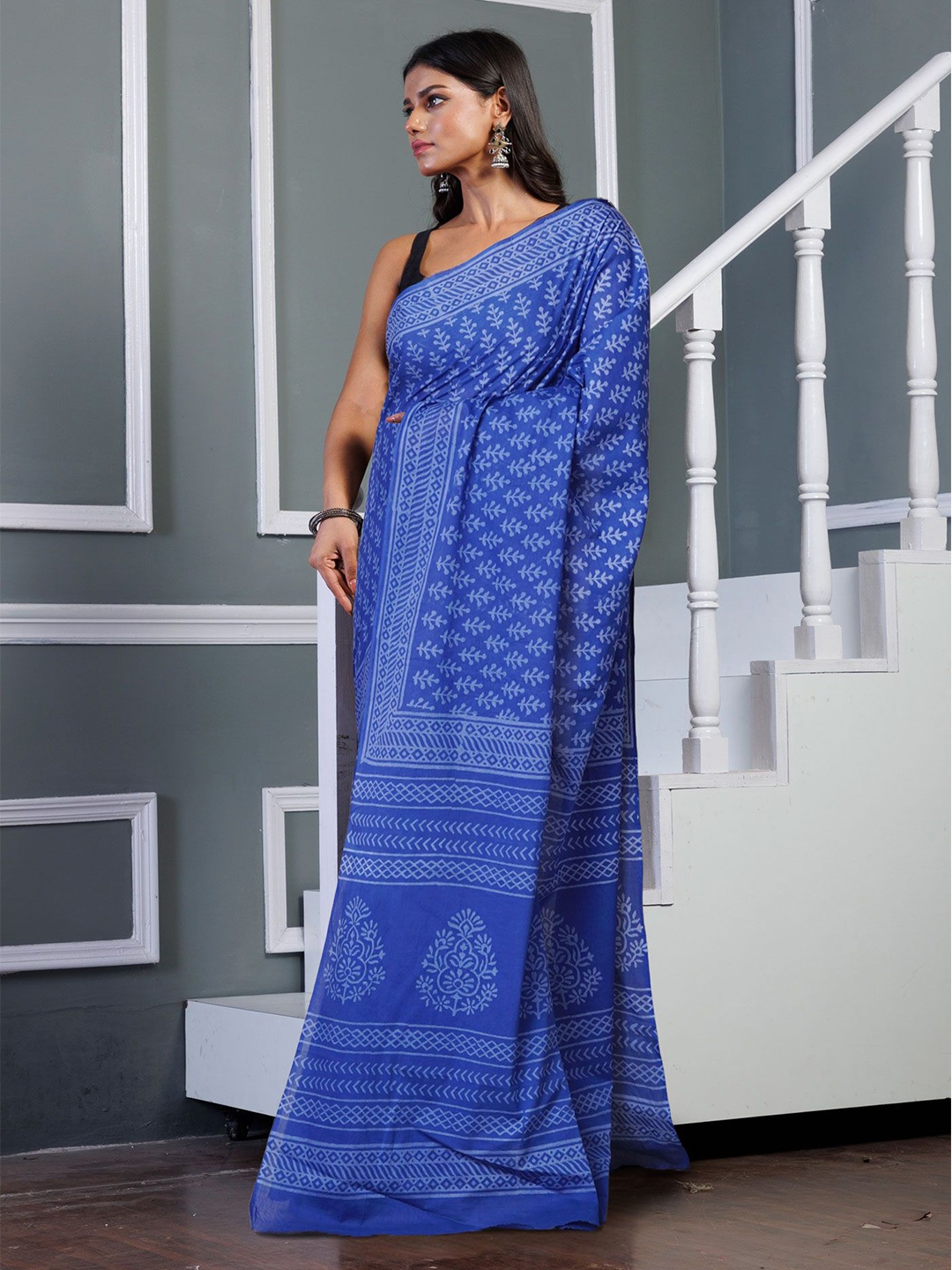Unnati Silks Printed Ethnic Motifs Pure Cotton Handloom Block Print Saree, Navy blue
Unnati Silks Printed Ethnic Motifs Pure Cotton Handloom Block Print Saree, Navy blue