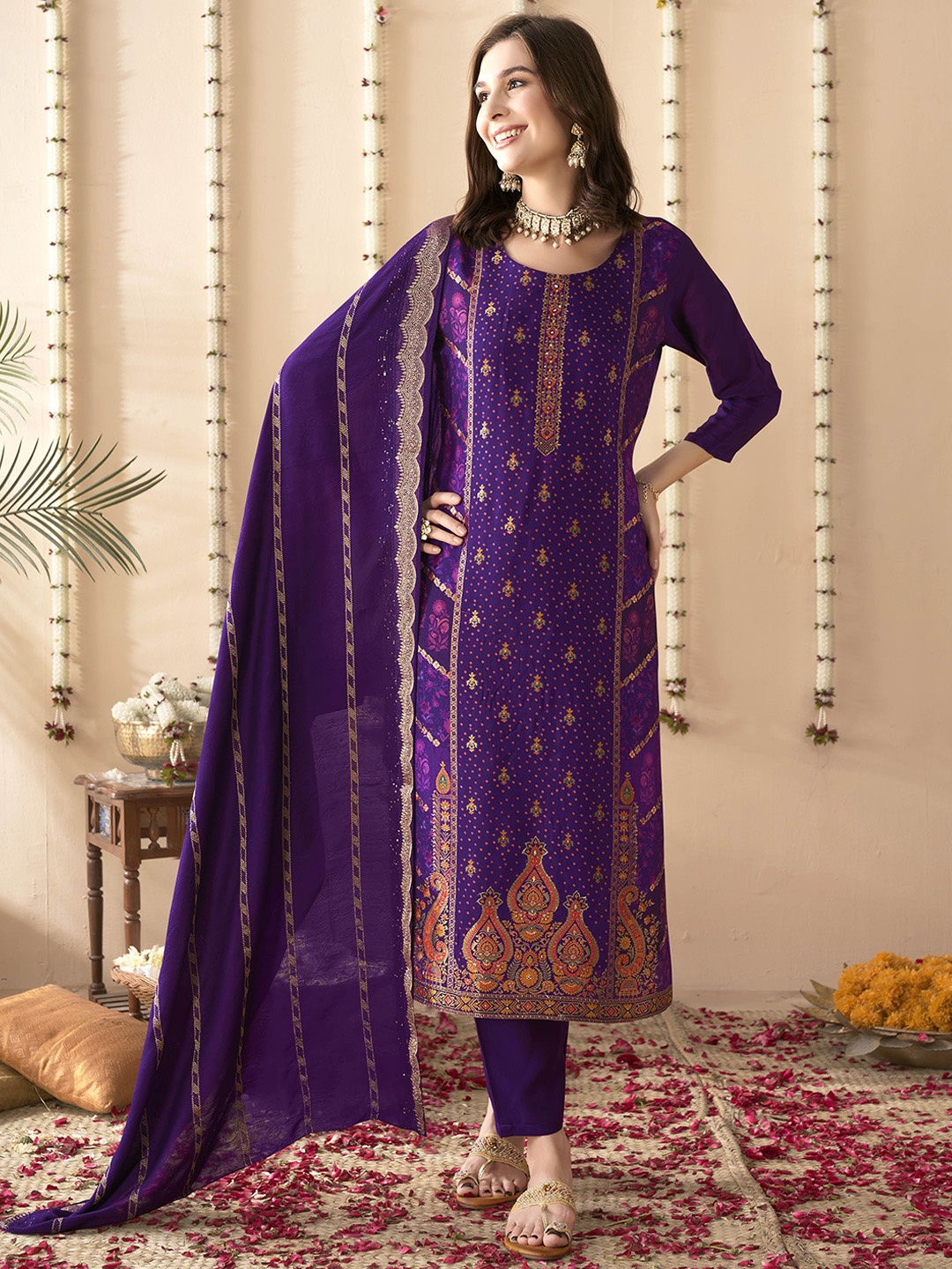 Anouk Ethnic Motifs Regular Thread Work Pure Silk Straight Kurta With Trousers & Dupatta, Purple
Anouk Ethnic Motifs Regular Thread Work Pure Silk Straight Kurta With Trousers & Dupatta, Purple