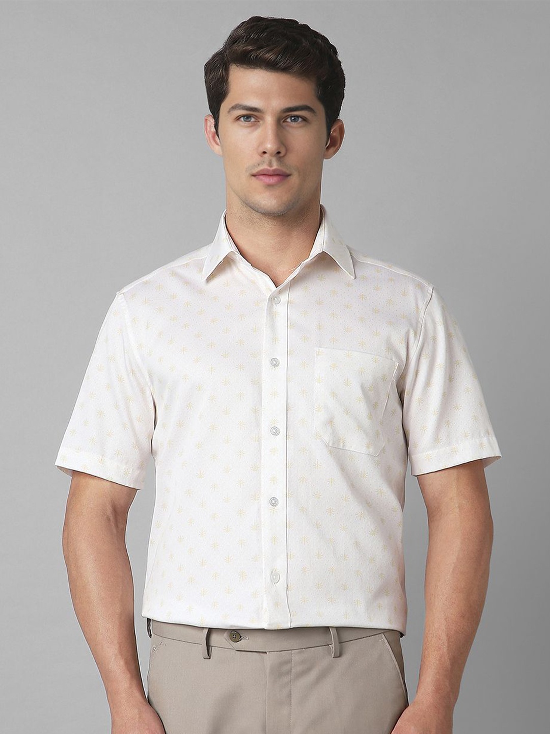 Louis Philippe Men Classic Spread Collar Floral Printed Cotton Formal Shirt, White
Louis Philippe Men Classic Spread Collar Floral Printed Cotton Formal Shirt, White