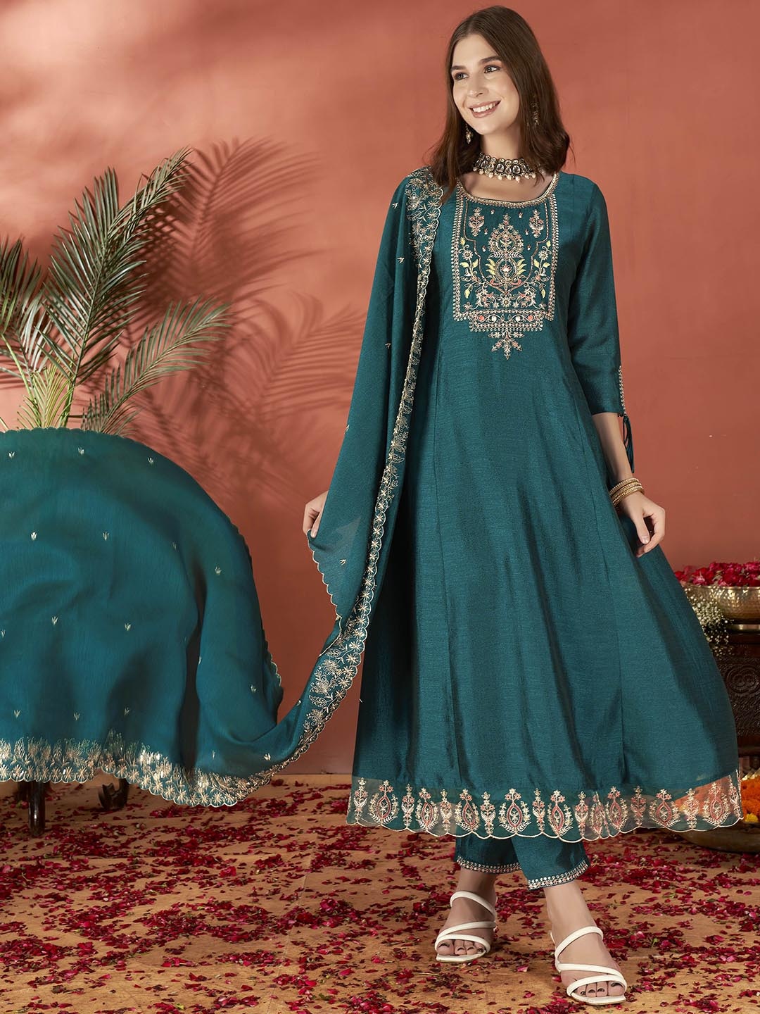 Anouk Ethnic Motifs Embroidered Regular Thread Work Anarkali Kurta With Trousers & Dupatta, Teal
Anouk Ethnic Motifs Embroidered Regular Thread Work Anarkali Kurta With Trousers & Dupatta, Teal