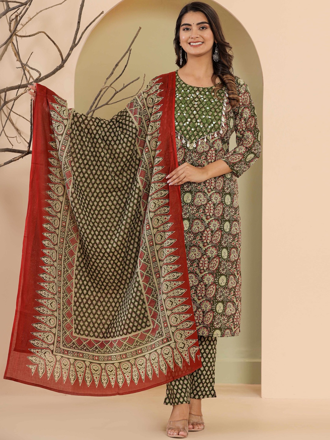 LALI JAIPUR Floral Printed Thread Work Pure Cotton Kurta with Trousers & Dupatta, Green
LALI JAIPUR Floral Printed Thread Work Pure Cotton Kurta with Trousers & Dupatta, Green
