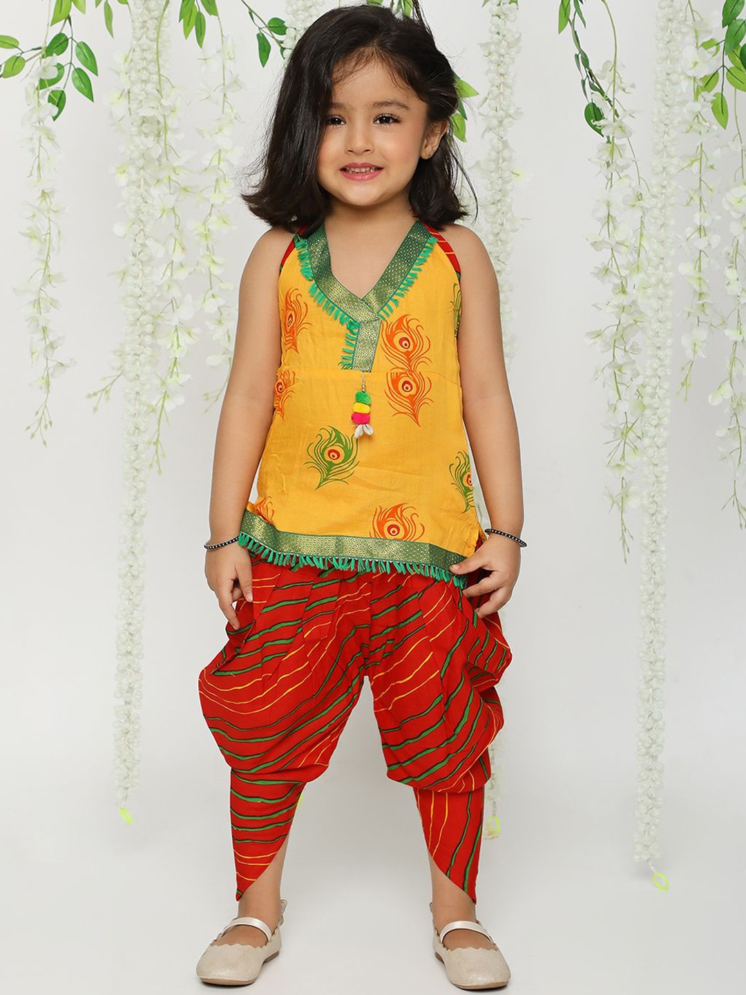 KID1 Girls Ethnic Motifs Printed Halter Neck Pure Cotton Kurti with Dhoti Pants, Yellow
KID1 Girls Ethnic Motifs Printed Halter Neck Pure Cotton Kurti with Dhoti Pants, Yellow
