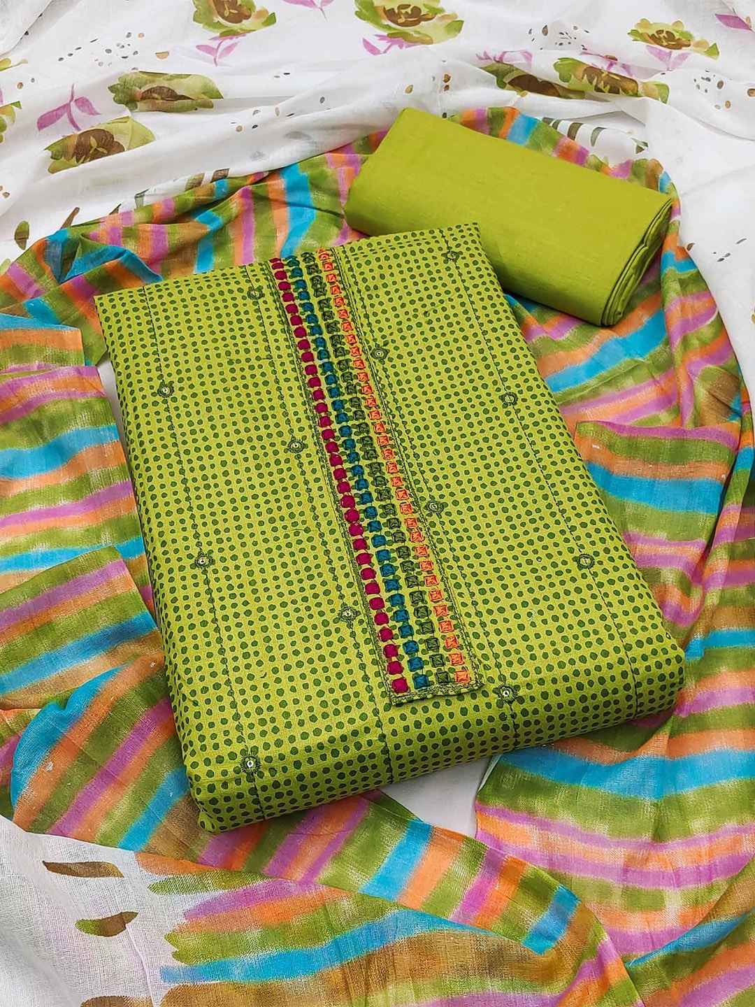 Peachmode Geometric Printed Sequinned Pure Cotton Unstitched Dress Material, Green
Peachmode Geometric Printed Sequinned Pure Cotton Unstitched Dress Material, Green