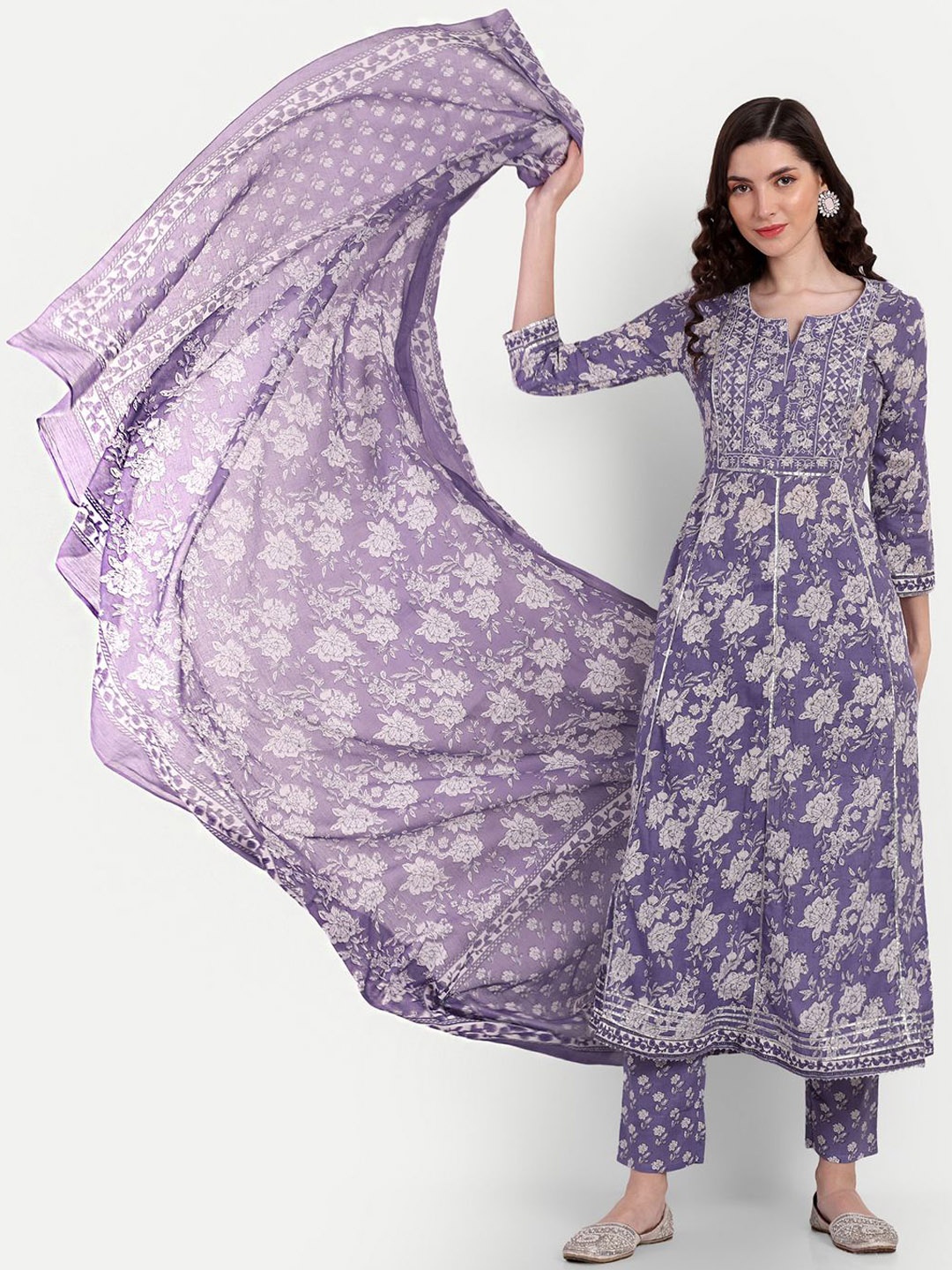 SINGNI Printed Notch Neck Gotta Patti Pure Cotton Anarkali Kurta With Trousers & Dupatta, Purple
SINGNI Printed Notch Neck Gotta Patti Pure Cotton Anarkali Kurta With Trousers & Dupatta, Purple