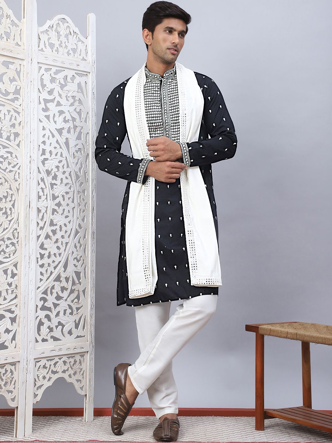 Jompers Geometric Embroidered Thread Work Straight Kurta With Pyjamas & Dupatta, Black
Jompers Geometric Embroidered Thread Work Straight Kurta With Pyjamas & Dupatta, Black