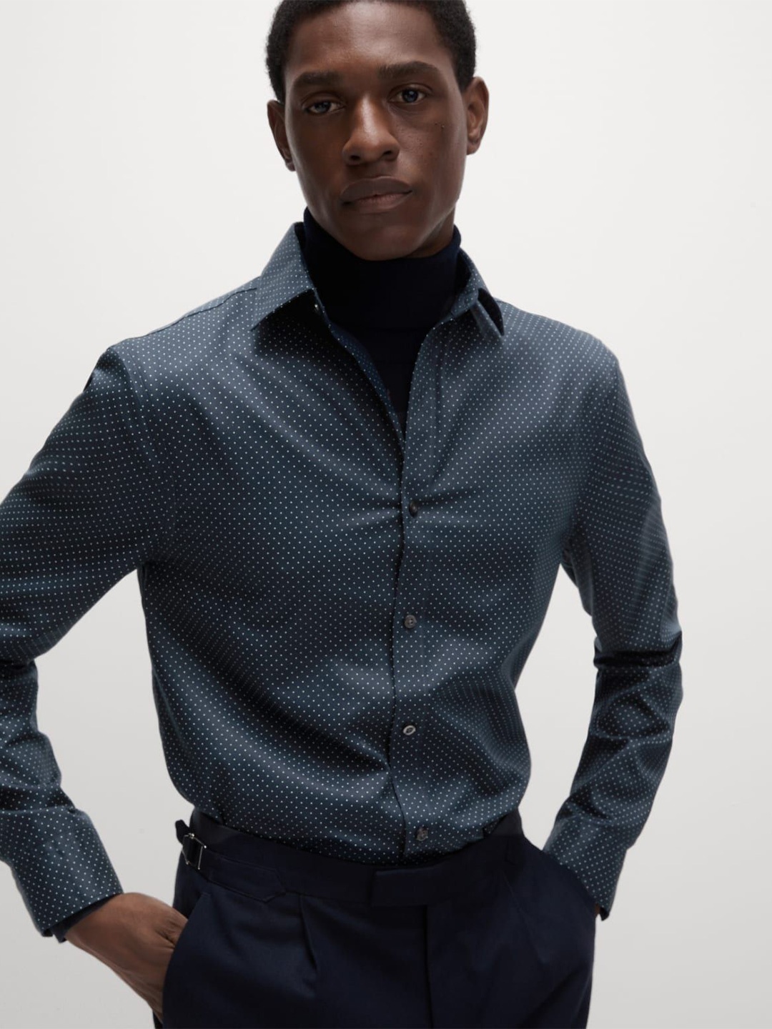 Marks & Spencer Men Spread Collar Micro Ditsy Printed Cotton Slim Fit Formal Shirt, Navy blue
Marks & Spencer Men Spread Collar Micro Ditsy Printed Cotton Slim Fit Formal Shirt, Navy blue
