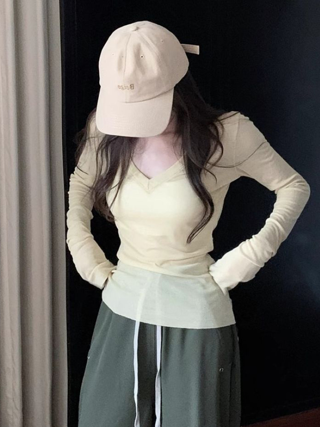 HERE&NOW Womens Polyester V-Neck Long Sleeves Top, White
HERE&NOW Womens Polyester V-Neck Long Sleeves Top, White