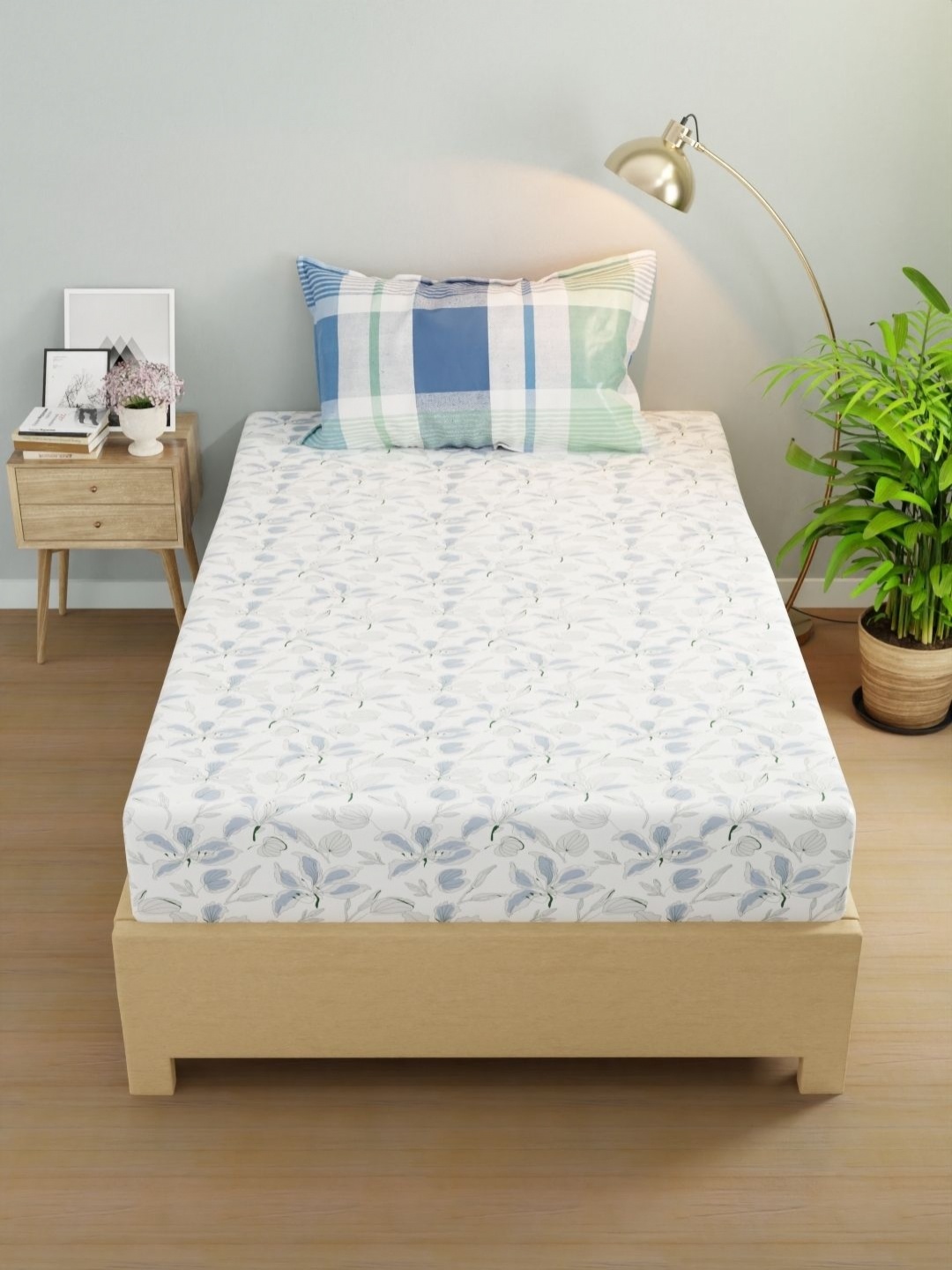 KOPA Rivera White & Blue Floral Microfiber 200 TC Single Bedsheet Set 1.50 m X 2.24 m
KOPA Rivera White & Blue Floral Microfiber 200 TC Single Bedsheet Set 1.50 m X 2.24 m