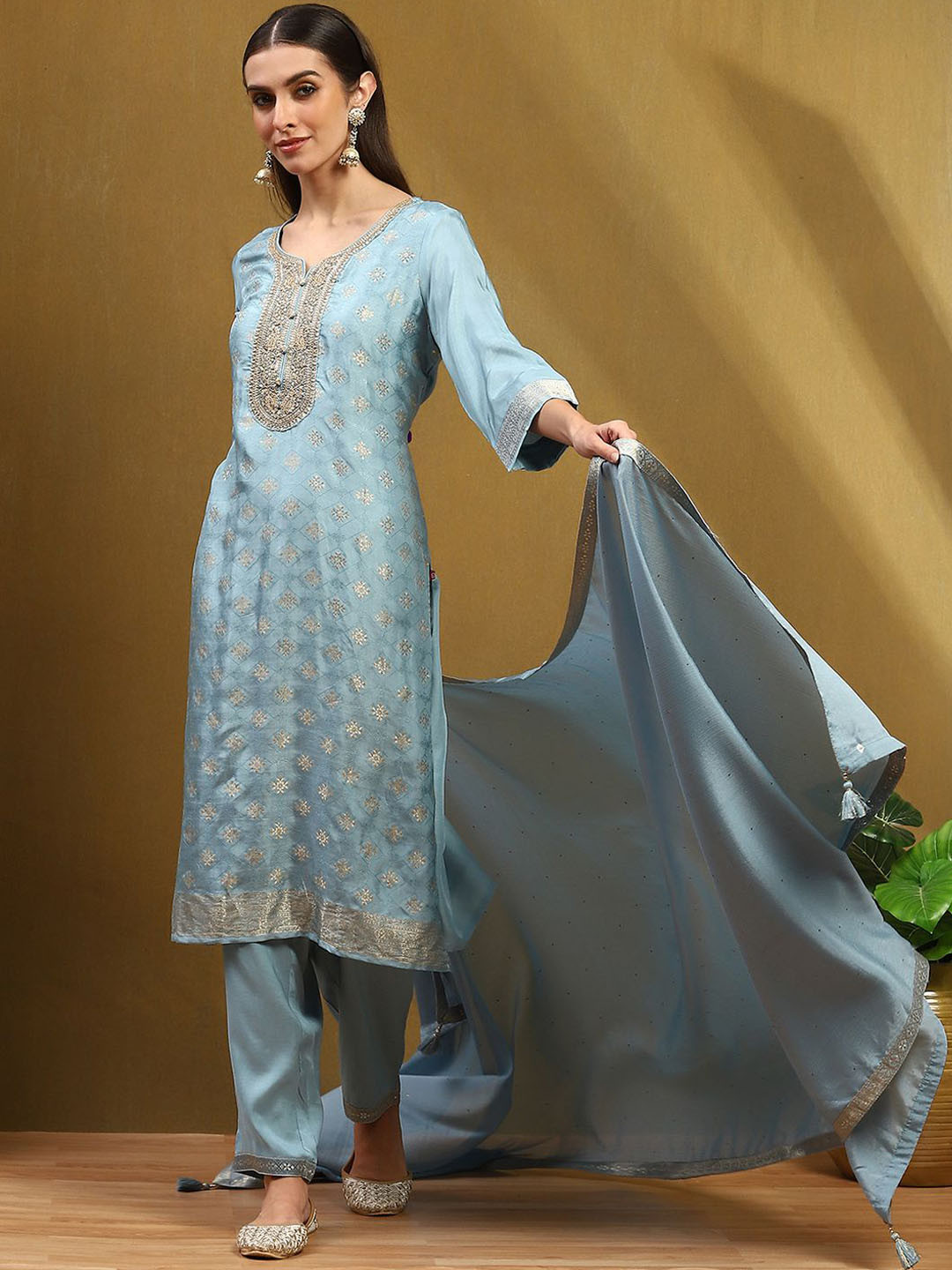 Biba Ethnic Motifs Embroidered Sequinned Straight Kurta With Palazzo & Dupatta, Blue
Biba Ethnic Motifs Embroidered Sequinned Straight Kurta With Palazzo & Dupatta, Blue