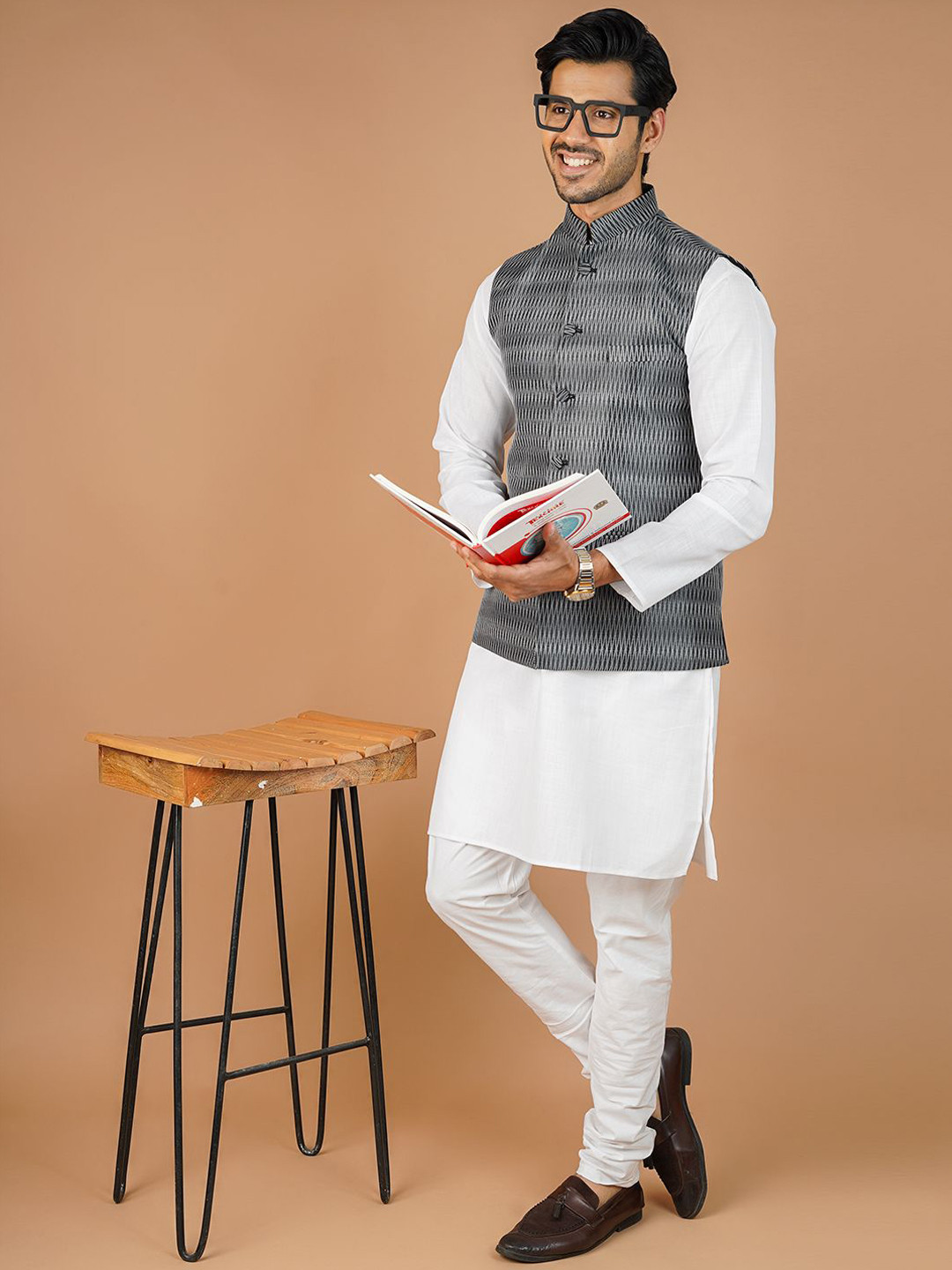 Wintage Mandarin Collar Cotton Silk Straight Kurta with Pyjamas & Nehru Jacket, White
Wintage Mandarin Collar Cotton Silk Straight Kurta with Pyjamas & Nehru Jacket, White
