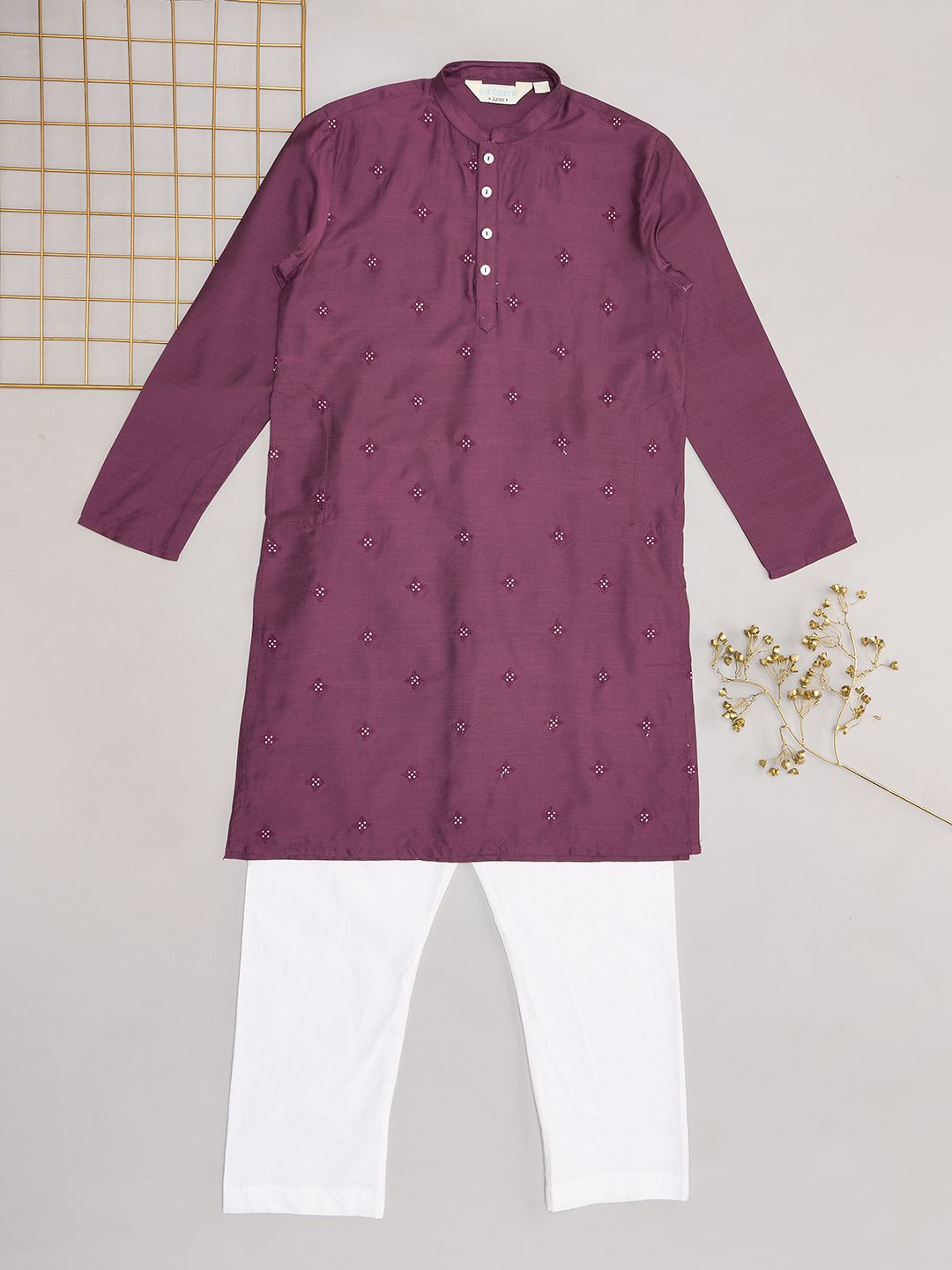 indus route by Pantaloons Boys Floral Embroidered Sequinned Straight Kurta With Pyjama, Purple
indus route by Pantaloons Boys Floral Embroidered Sequinned Straight Kurta With Pyjama, Purple