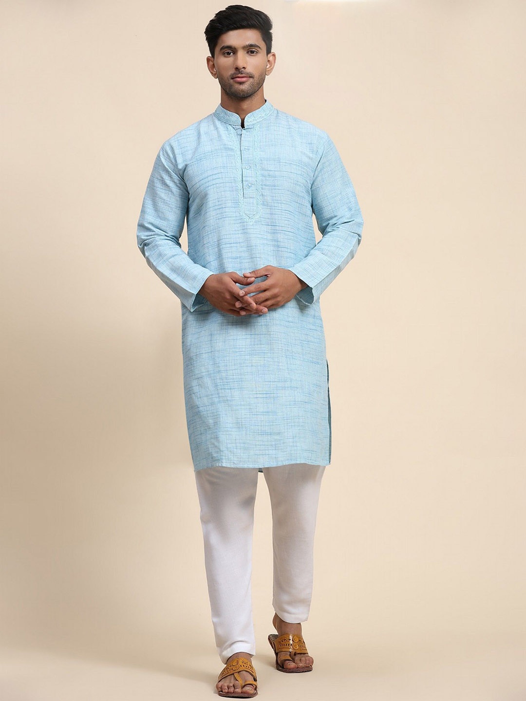 SKAVIJ Striped Mandarin Collar Regular Thread Work Straight Kurta with Pyjamas, Turquoise blue
SKAVIJ Striped Mandarin Collar Regular Thread Work Straight Kurta with Pyjamas, Turquoise blue