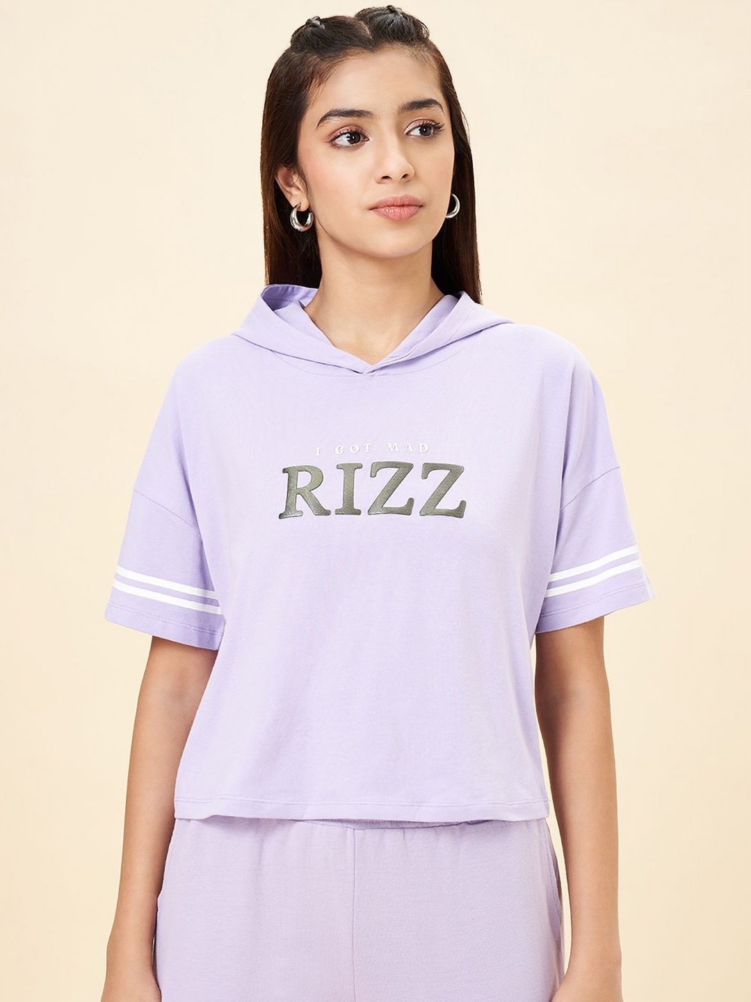 Coolsters by Pantaloons Girls Typography Hooded Drop-Shoulder Sleeves Applique T-shirt, Purple
Coolsters by Pantaloons Girls Typography Hooded Drop-Shoulder Sleeves Applique T-shirt, Purple