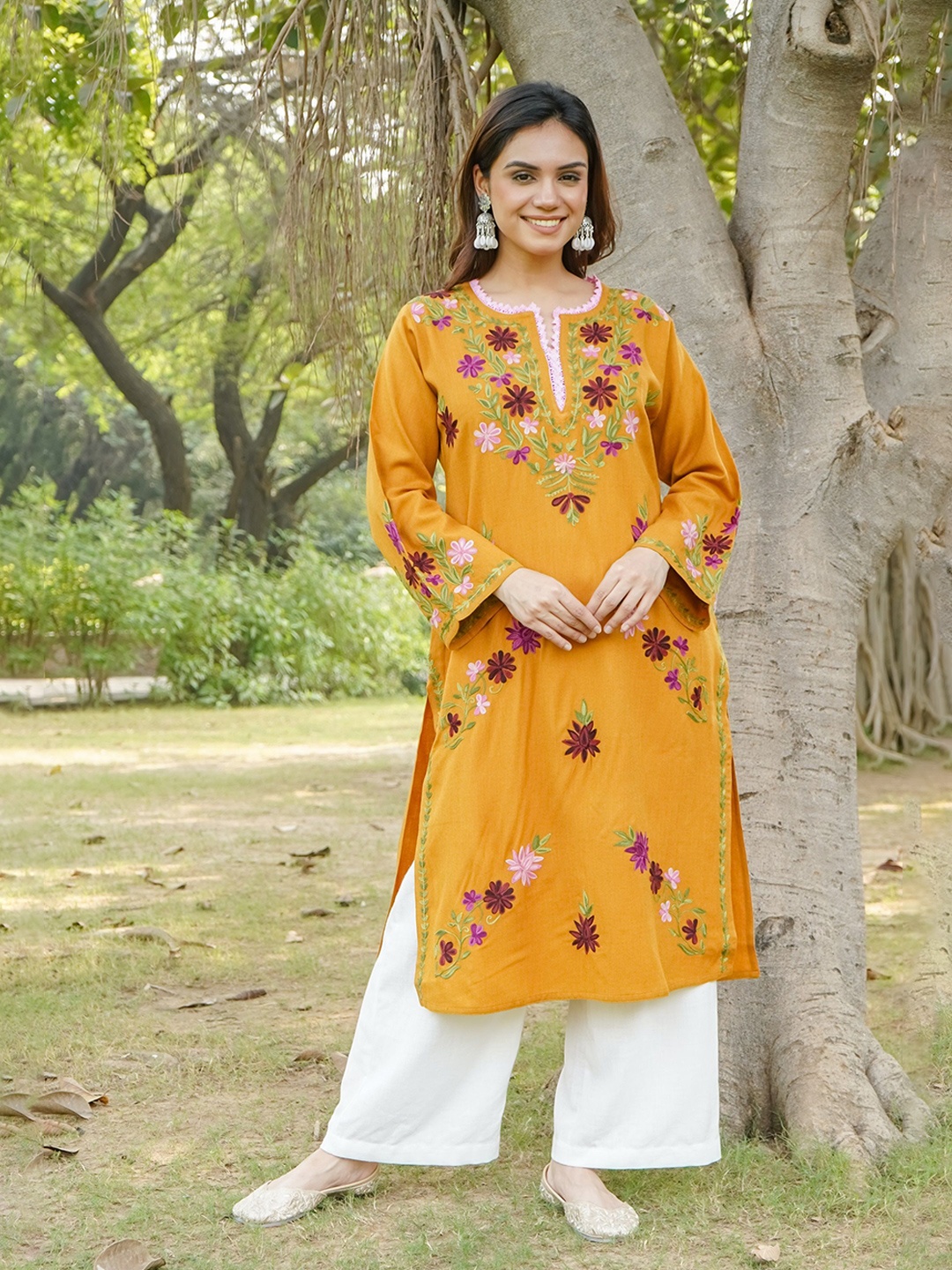HOUSE OF KARI Floral kashmiri Embroidered Thread Work Cotton Woollen Straight Kurta, Mustard
HOUSE OF KARI Floral kashmiri Embroidered Thread Work Cotton Woollen Straight Kurta, Mustard