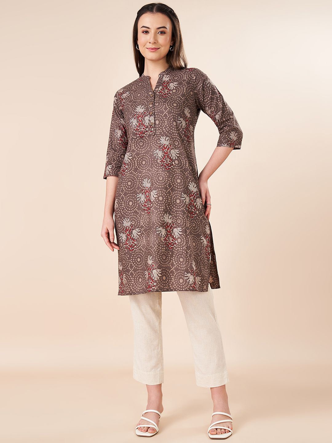 RANGMANCH BY PANTALOONS Mandarin Collar Floral Printed Cotton Straight Kurta, Brown
RANGMANCH BY PANTALOONS Mandarin Collar Floral Printed Cotton Straight Kurta, Brown