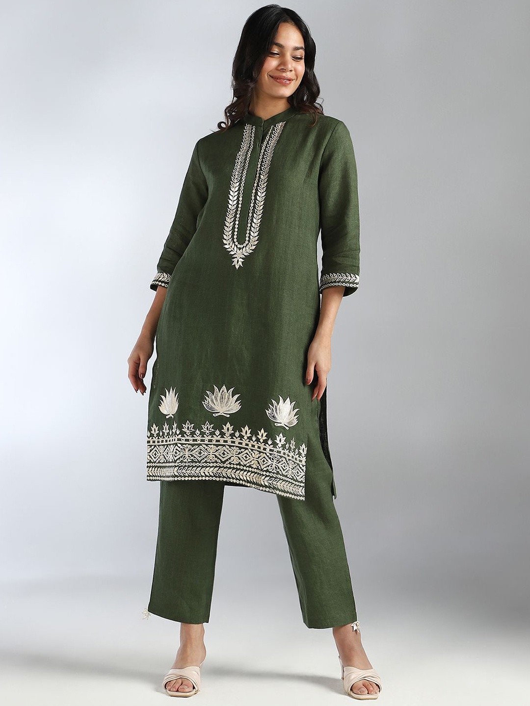 House Of Dharaa Women Floral Embroidered Regular Thread Work Linen Kurta with Trousers, Olive
House Of Dharaa Women Floral Embroidered Regular Thread Work Linen Kurta with Trousers, Olive