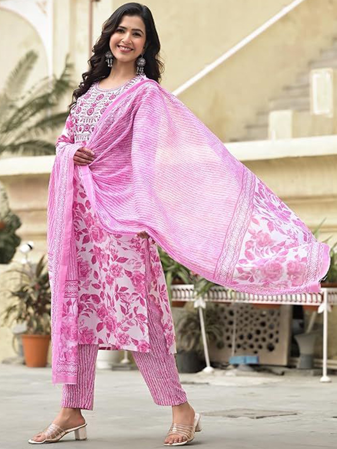 Badthunia Fab Women Floral Printed Regular Thread Work Pure Cotton Kurta with Trousers, Pink
Badthunia Fab Women Floral Printed Regular Thread Work Pure Cotton Kurta with Trousers, Pink