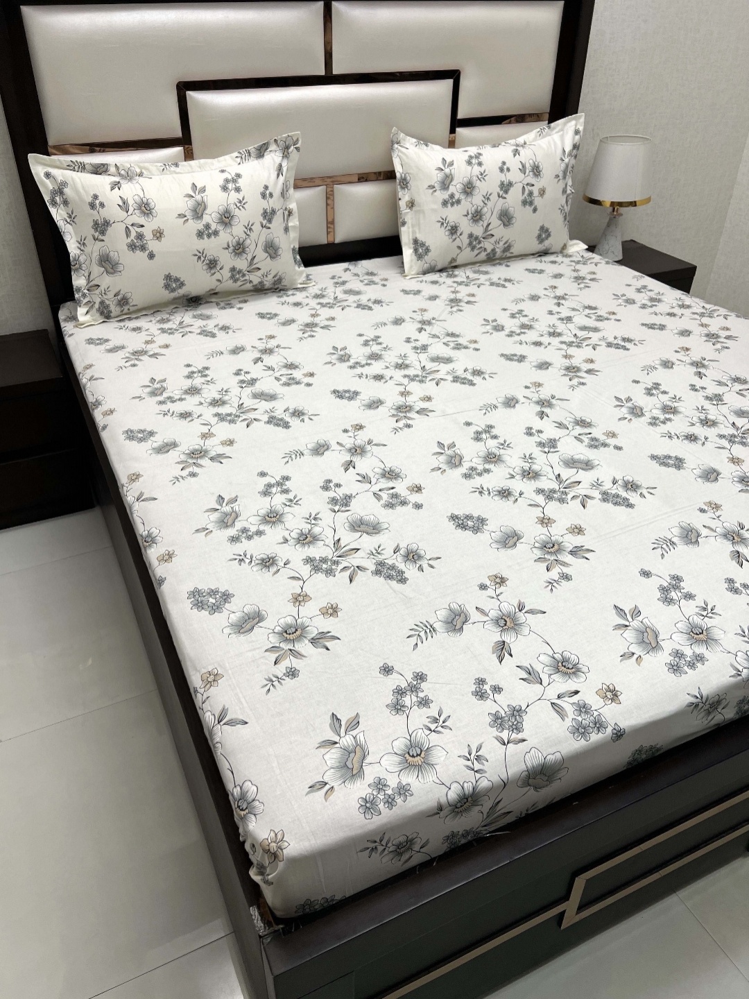 Pure Decor White & Grey Floral 260 TC Queen Bedsheet with 2 Pillow Covers
Pure Decor White & Grey Floral 260 TC Queen Bedsheet with 2 Pillow Covers